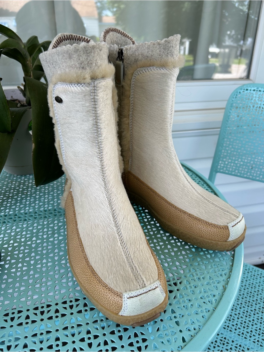 Tecnica Women's Cream and Tan Shearling Zip Winter Boots